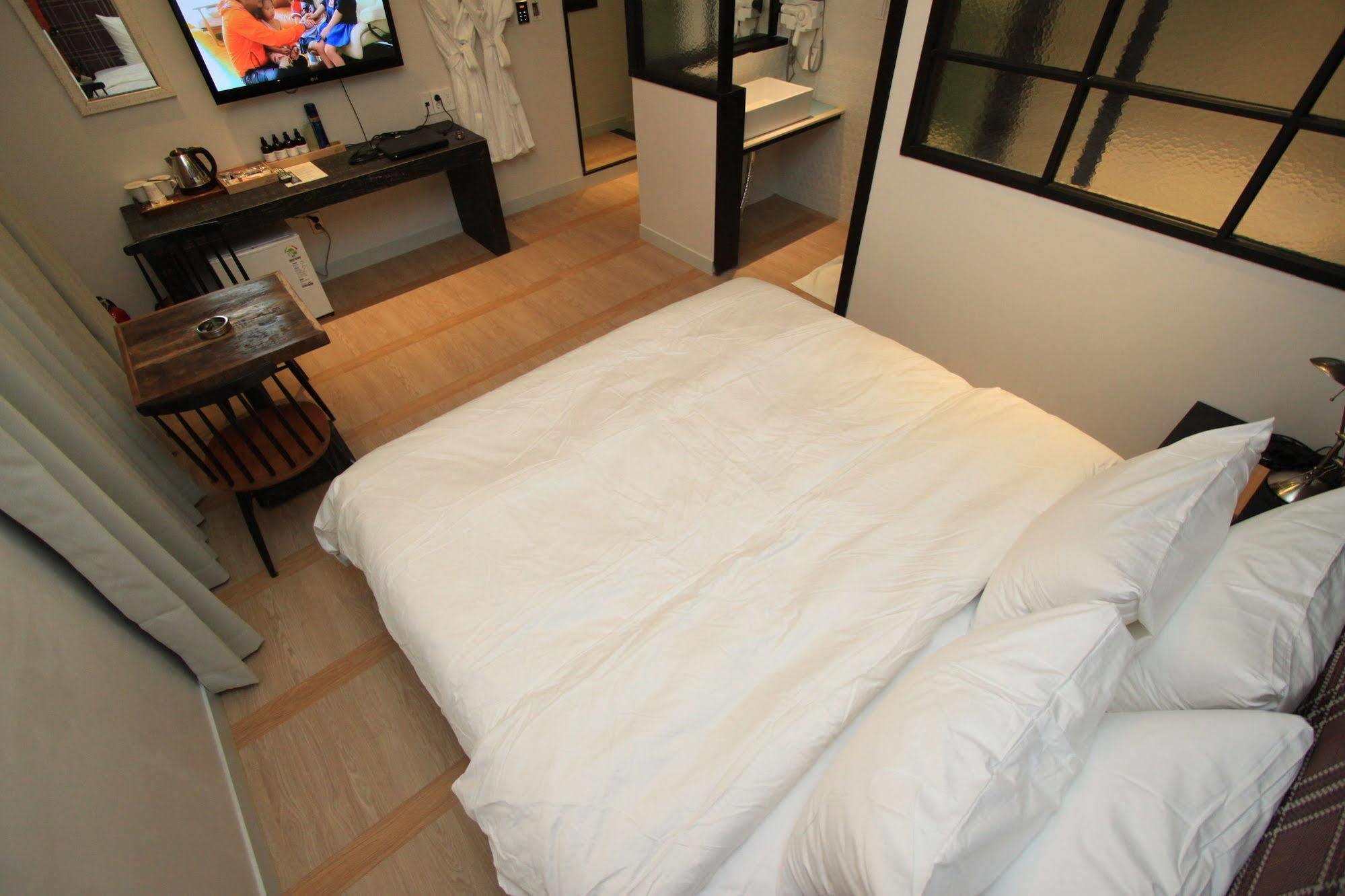 Hound Hotel Cshangvon Kültér fotó