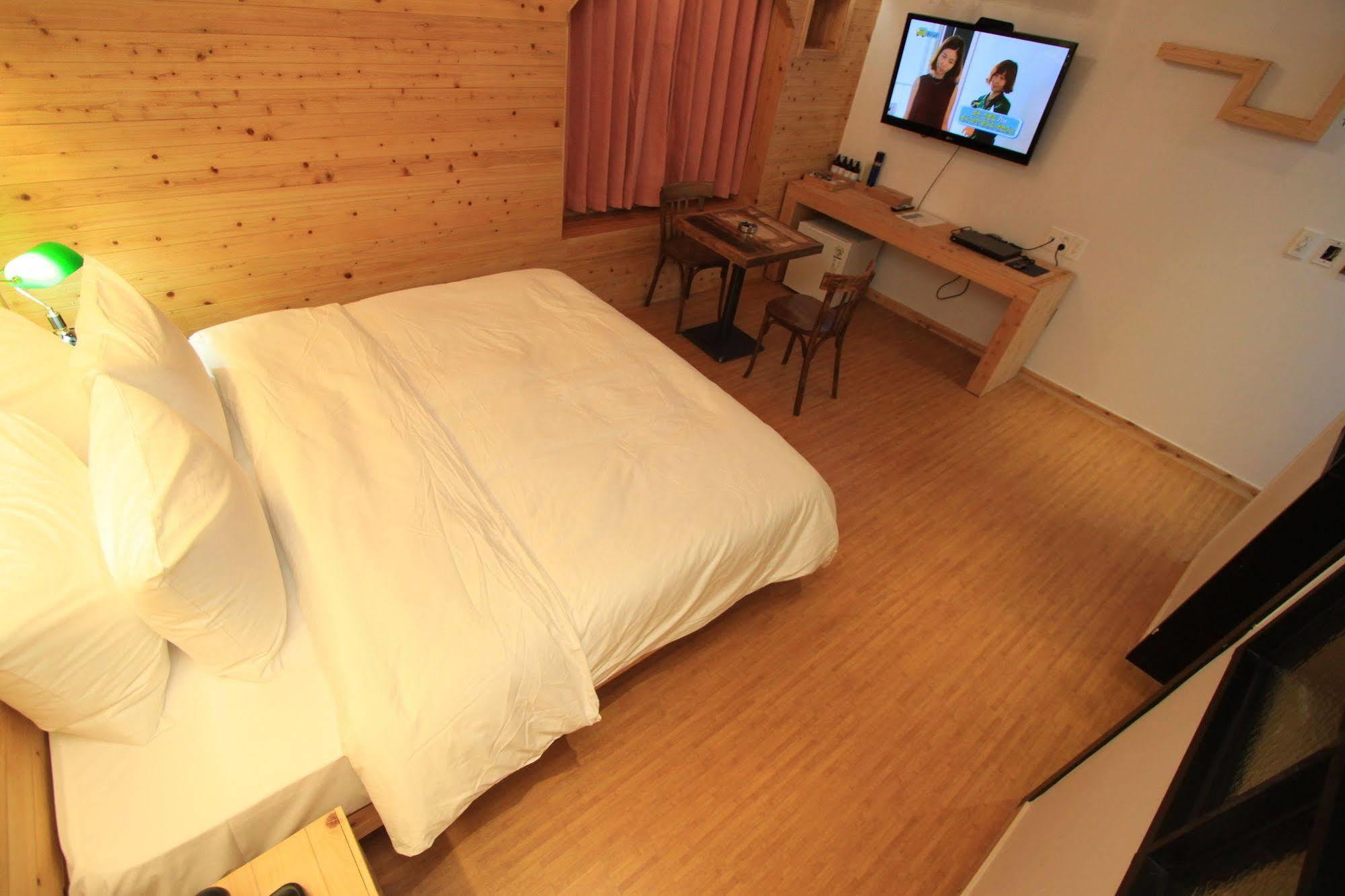 Hound Hotel Cshangvon Kültér fotó